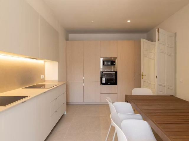 Carrer de Ciscar, Valencia, Valencian Community 46005