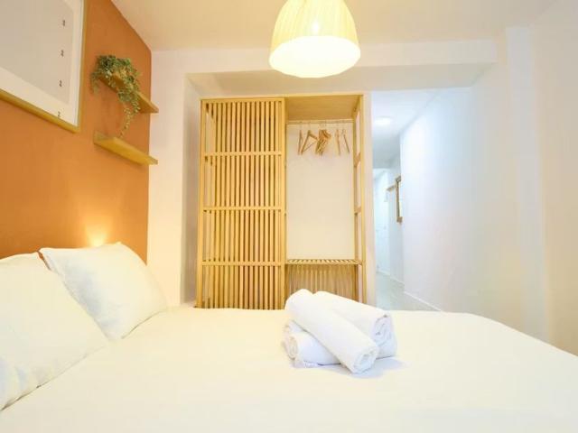 Carrer de Cuba, Valencia, Valencian Community 46006