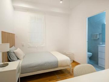 Carrer de Balmes, Barcelona, Catalonia 08022