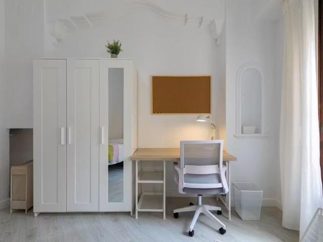 Carrer de Guillem de Castro, Valencia, Valencian Community 46008