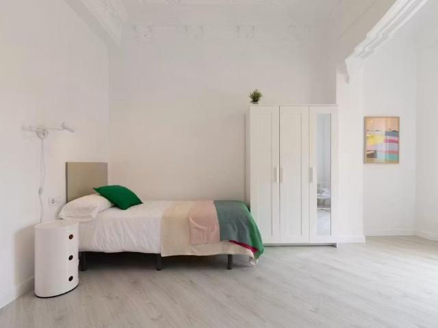 Carrer de Guillem de Castro, Valencia, Valencian Community 46008