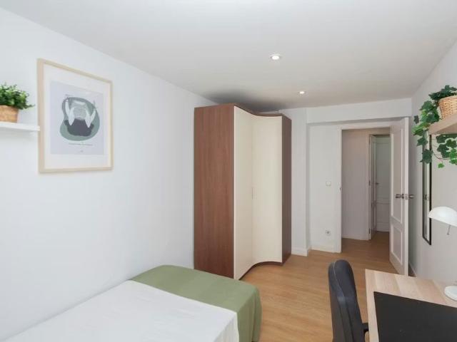 Carrer de Dalt de la Mar, Valencia, Valencian Community 46024