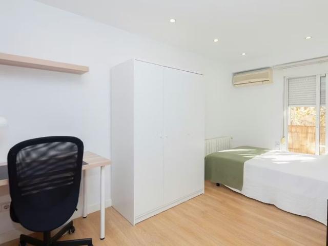 Carrer de Dalt de la Mar, Valencia, Valencian Community 46024