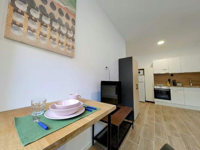 Carrer de Fortaleny, Valencia, Valencian Community 46035