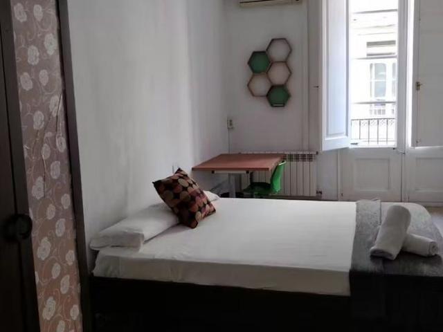 Carrer de Ferran, Barcelona, Catalonia 08002