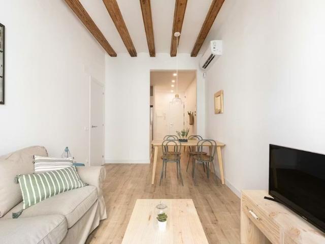 Carrer de Joaquín Costa, Barcelona, Catalonia 08001