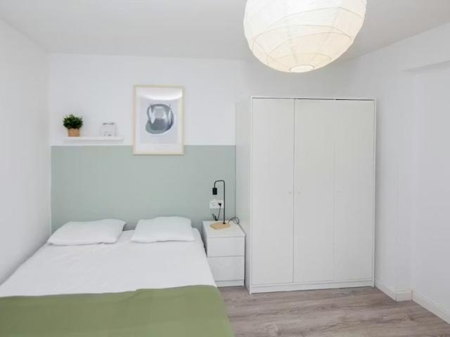 Carrer de Josep Benlliure, Valencia, Valencian Community 46011