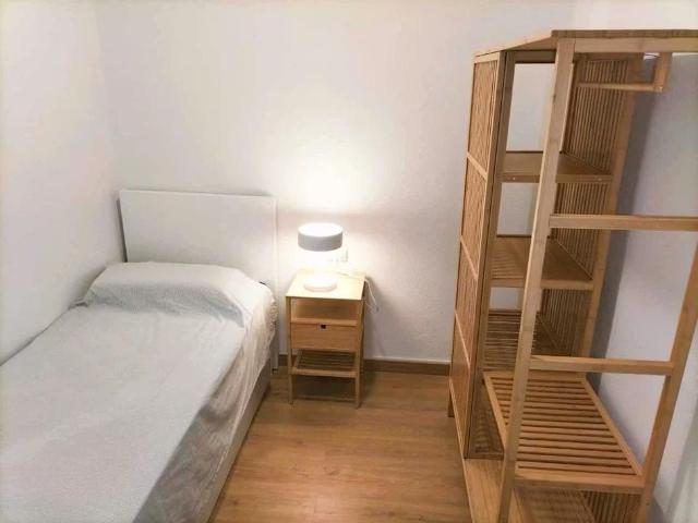 Carrer de l'Olivereta, Valencia, Valencian Community 46018