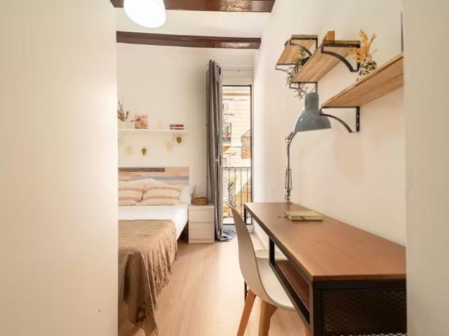 Carrer de la Lluna, Barcelona, Catalonia 08001