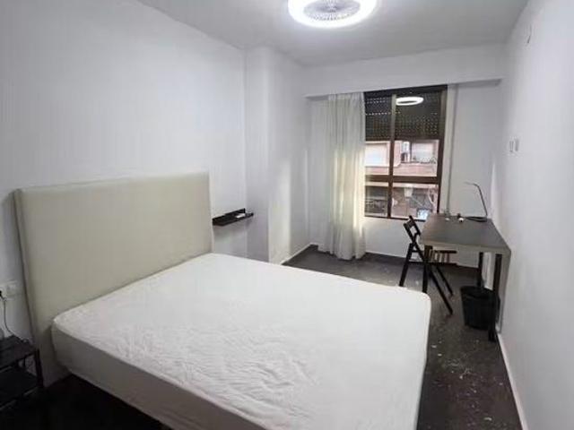 Carrer de la Reina Na Maria, Valencia, Valencian Community 46004