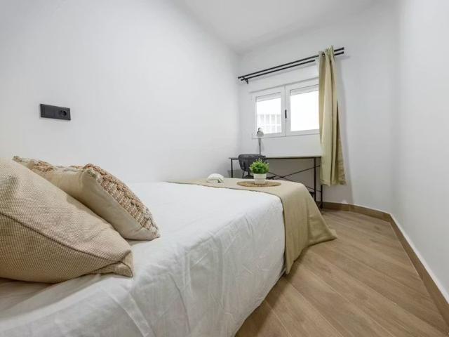 Carrer de l'Arquitecte Arnau, Valencia, Valencian Community 46020