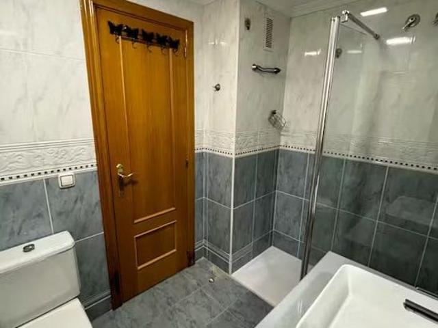 Carrer de les Roses, Manises, Valencian Community 46940