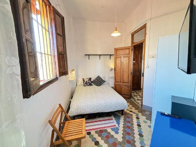 Carrer de Maldonado, Valencia, Valencian Community 46001