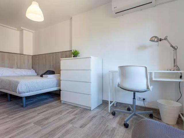 Carrer de Sèneca, Valencia, Valencian Community 46021