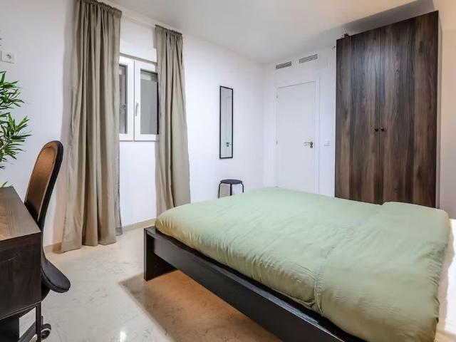 Carrer de Sueca, Valencia, Valencian Community 46006