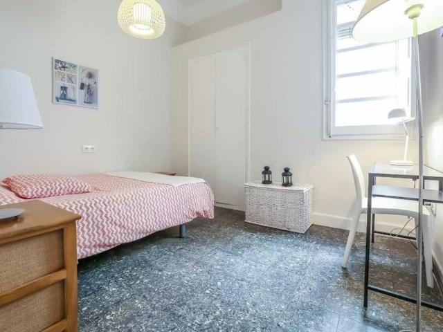 Carrer de Sueca, Valencia, Valencian Community 46006