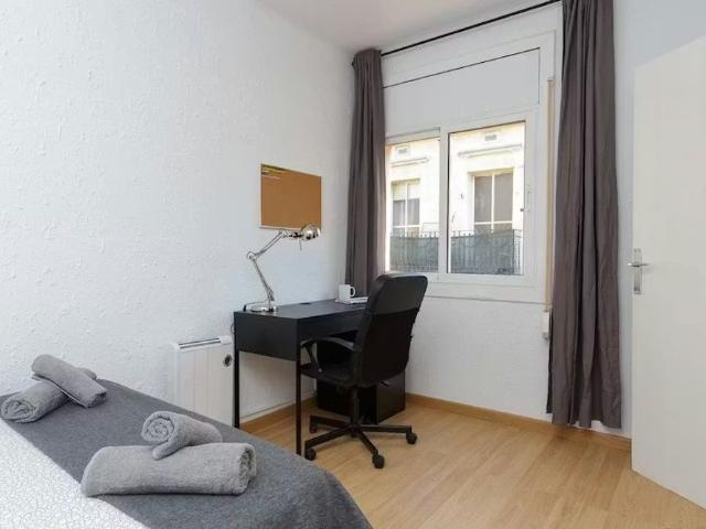 Carrer de Pareto, L'Hospitalet de Llobregat, Catalonia 08902