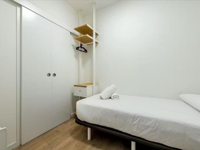 Carrer de Pelai, Barcelona, Catalonia 08001