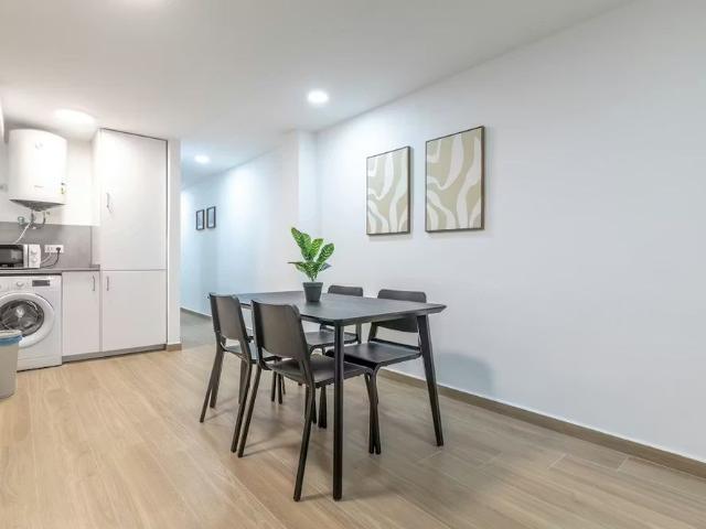 Carrer de Planas, Valencia, Valencian Community 46004