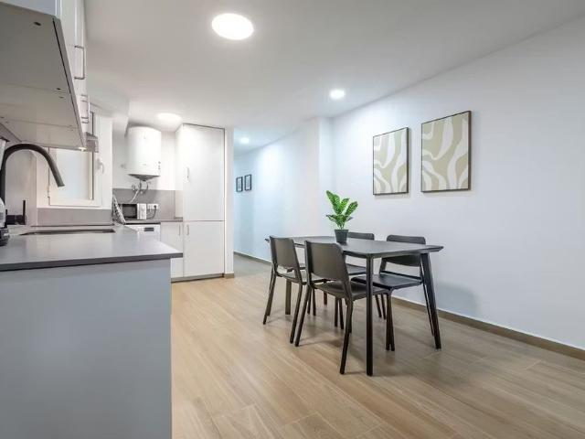 Carrer de Planas, Valencia, Valencian Community 46004