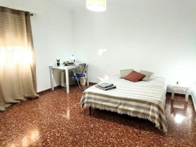 Carrer de Vázquez de Mella, Burjassot, Valencian Community 46100