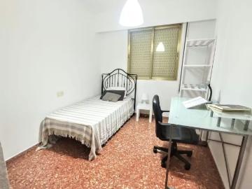 Carrer de Vázquez de Mella, Burjassot, Valencian Community 46100