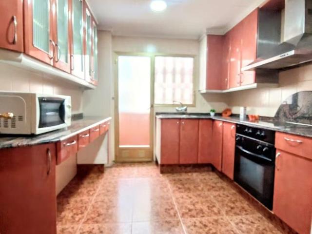 Carrer de Vázquez de Mella, Burjassot, Valencian Community 46100
