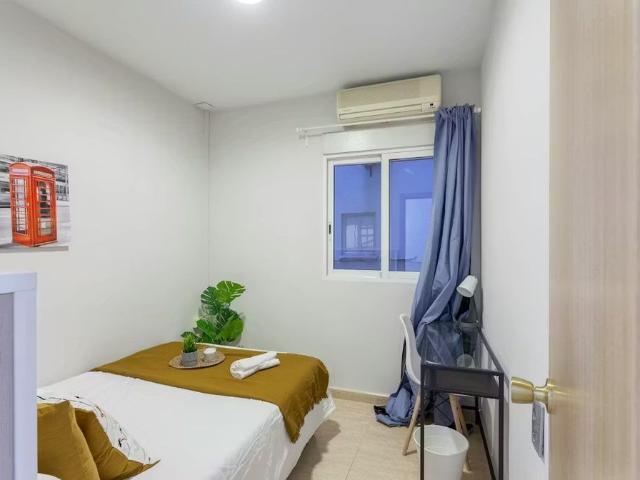 Carrer de Xàtiva, Valencia, Valencian Community 46002