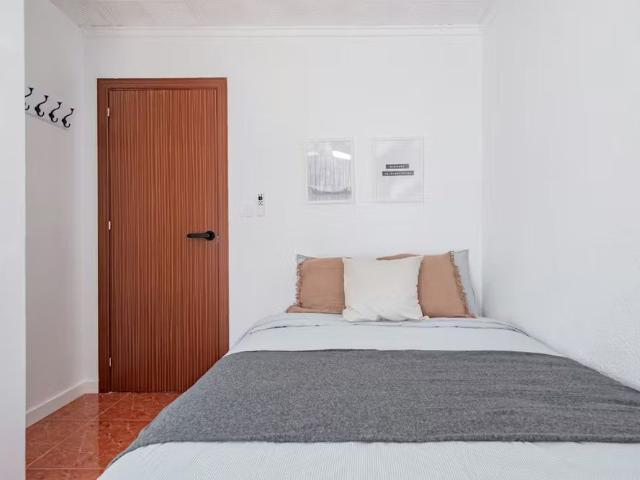 Carrer del Mestre Alberto Luz, Valencia, Valencian Community 46035