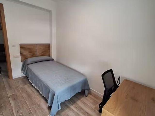 Carrer del Nou d'Octubre, Valencia, Valencian Community 46018