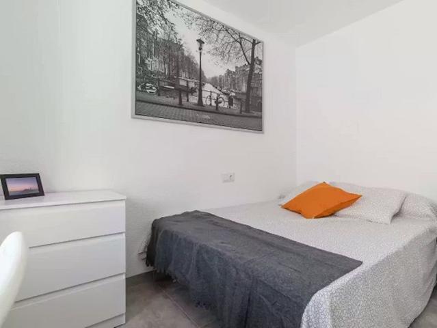 Carrer del Duc de Mandas, Valencia, Valencian Community 46019