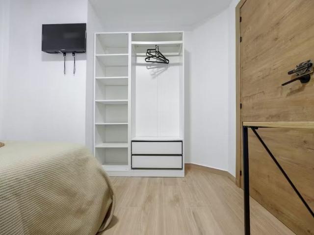 Carrer del Doctor Vicent Zaragoza, Valencia, Valencian Community 46020