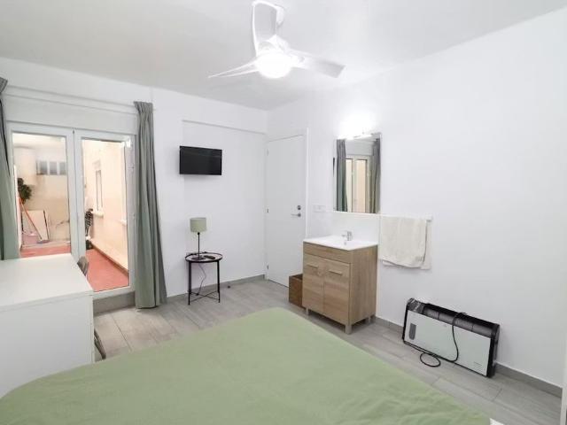 Carrer del Pintor Ferrandis, Valencia, Valencian Community 46011