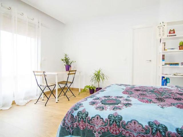 Carrer del Riu Escalona, Valencia, Valencian Community 46023