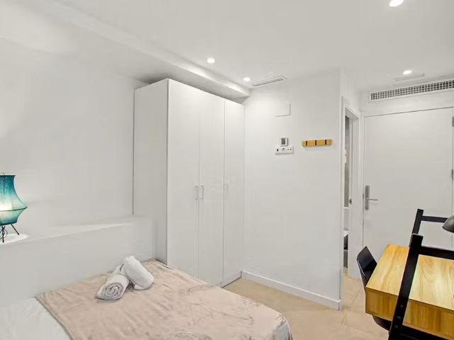 Carrer dels Àngels, Valencia, Valencian Community 46011