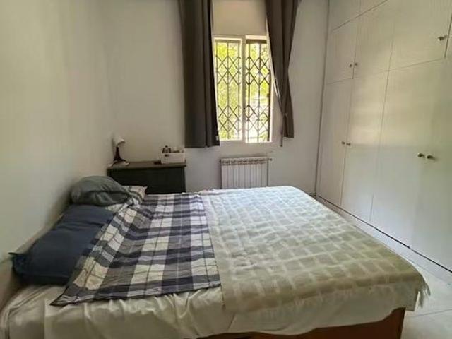 Carrer dels Cavallers, Barcelona, Catalonia 08034