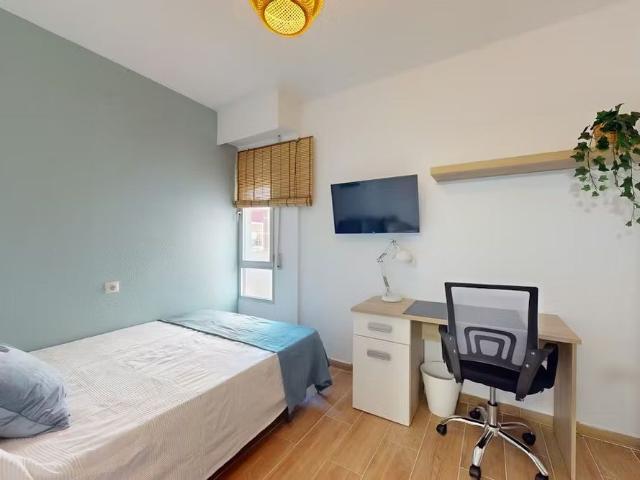 Carrer d'Escalante, Valencia, Valencian Community 46011