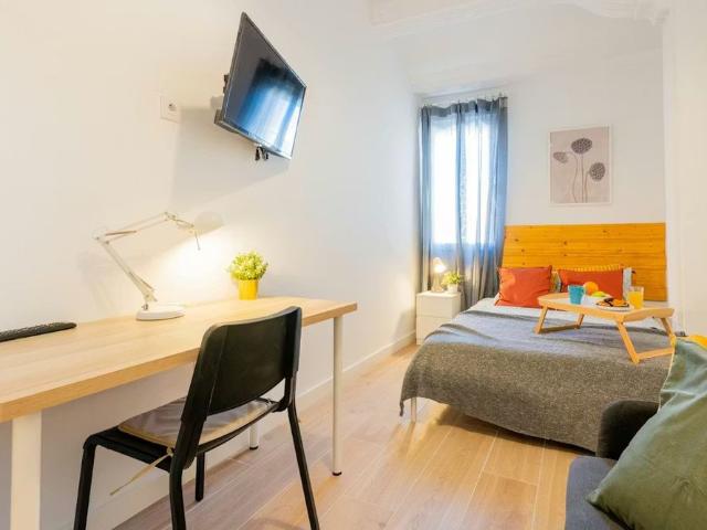 Carrer d'Honorat Juan, Valencia, Valencian Community 46007