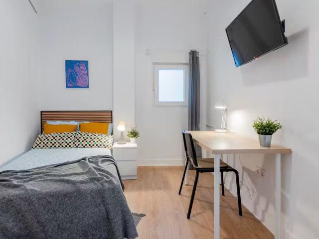 Carrer d'Honorat Juan, Valencia, Valencian Community 46007