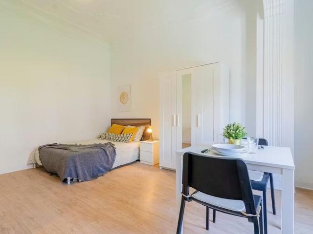 Carrer d'Honorat Juan, Valencia, Valencian Community 46007