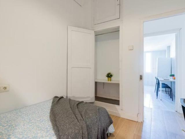 Carrer d'Honorat Juan, Valencia, Valencian Community 46007