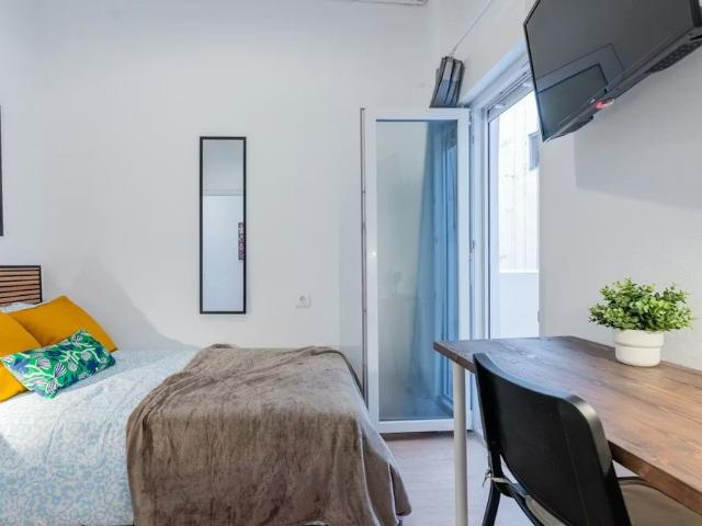 Carrer d'Honorat Juan, Valencia, Valencian Community 46007