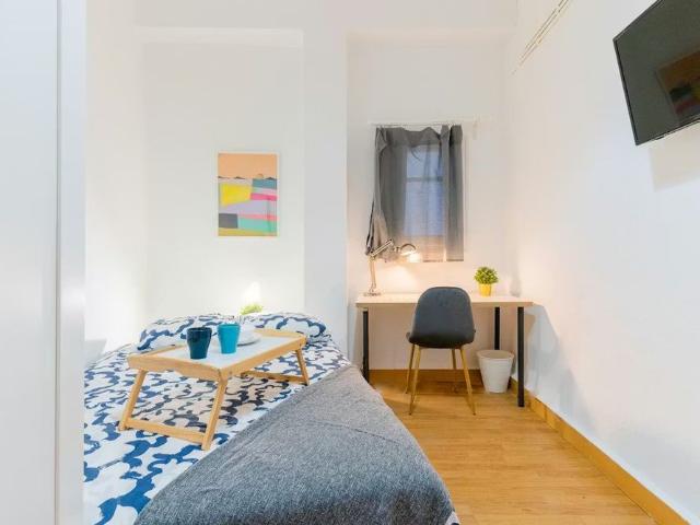 Carrer Honorato Juan, Valencia, Valencian Community 46007