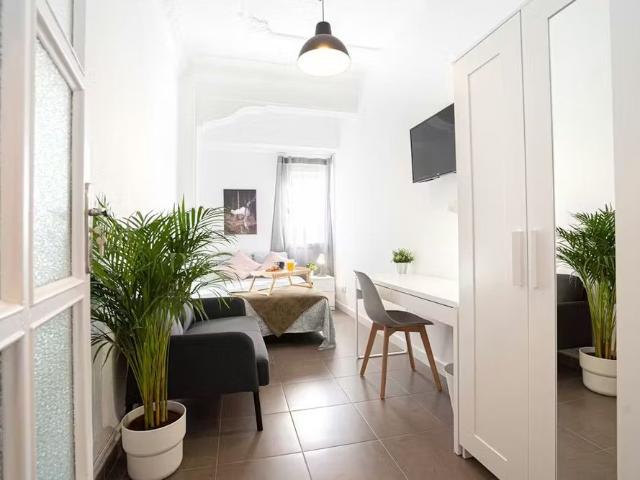 Carrer Honorato Juan, Valencia, Valencian Community 46007