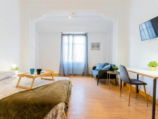 Carrer Honorato Juan, Valencia, Valencian Community 46007
