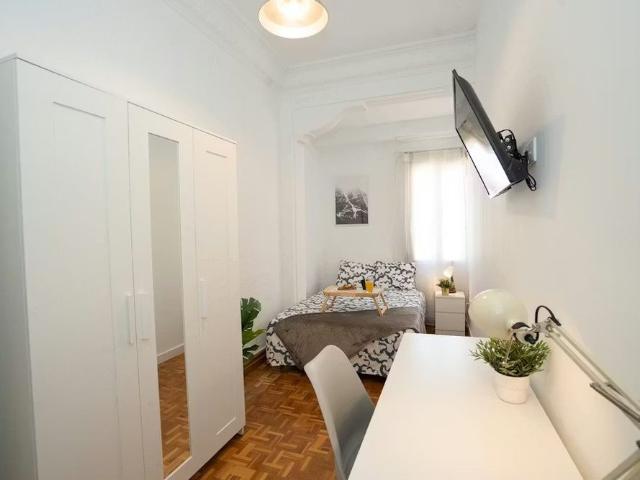 Carrer Honorato Juan, Valencia, Valencian Community 46007