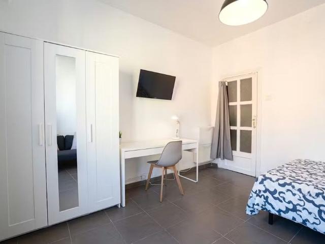 Carrer Honorato Juan, Valencia, Valencian Community 46007