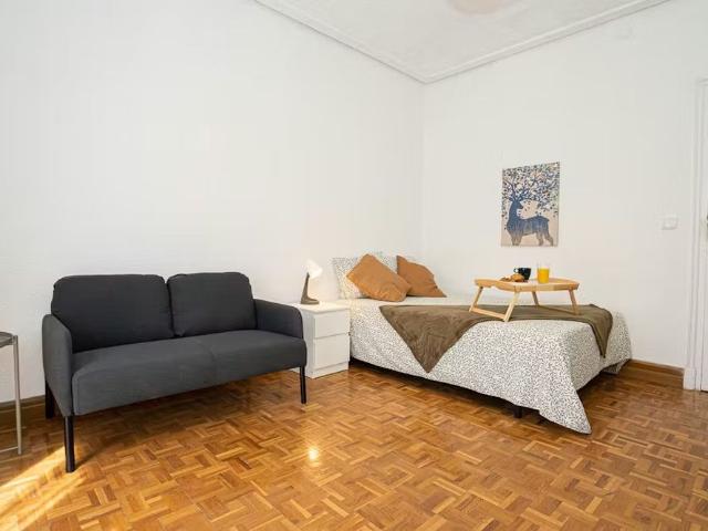 Carrer Honorato Juan, Valencia, Valencian Community 46007