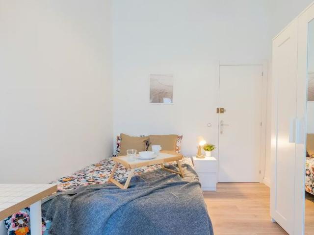 Carrer Honorato Juan, Valencia, Valencian Community 46007