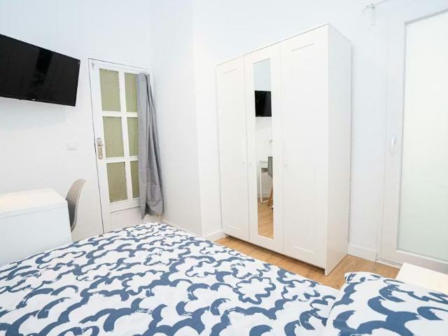 Carrer Honorato Juan, Valencia, Valencian Community 46007